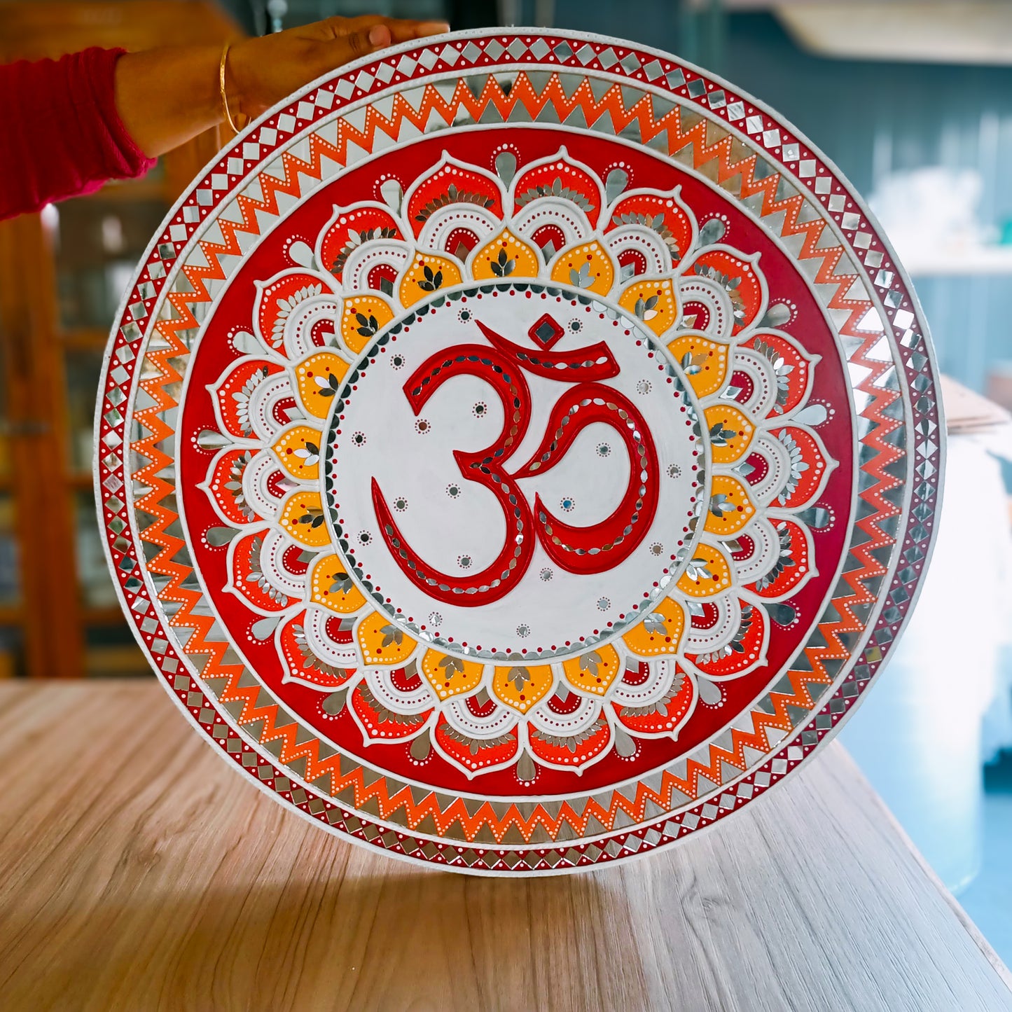 ๐๏ธ Om Mandala Wall Art โ Handcrafted Lippan Mud & Mirror Work