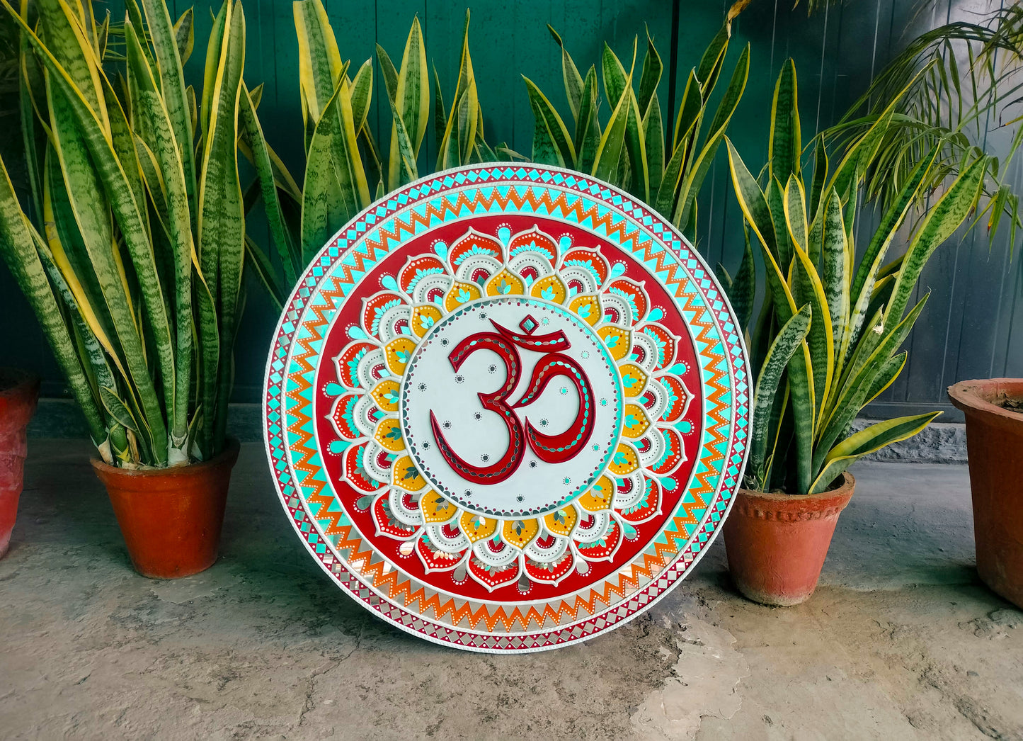 ๐๏ธ Om Mandala Wall Art โ Handcrafted Lippan Mud & Mirror Work