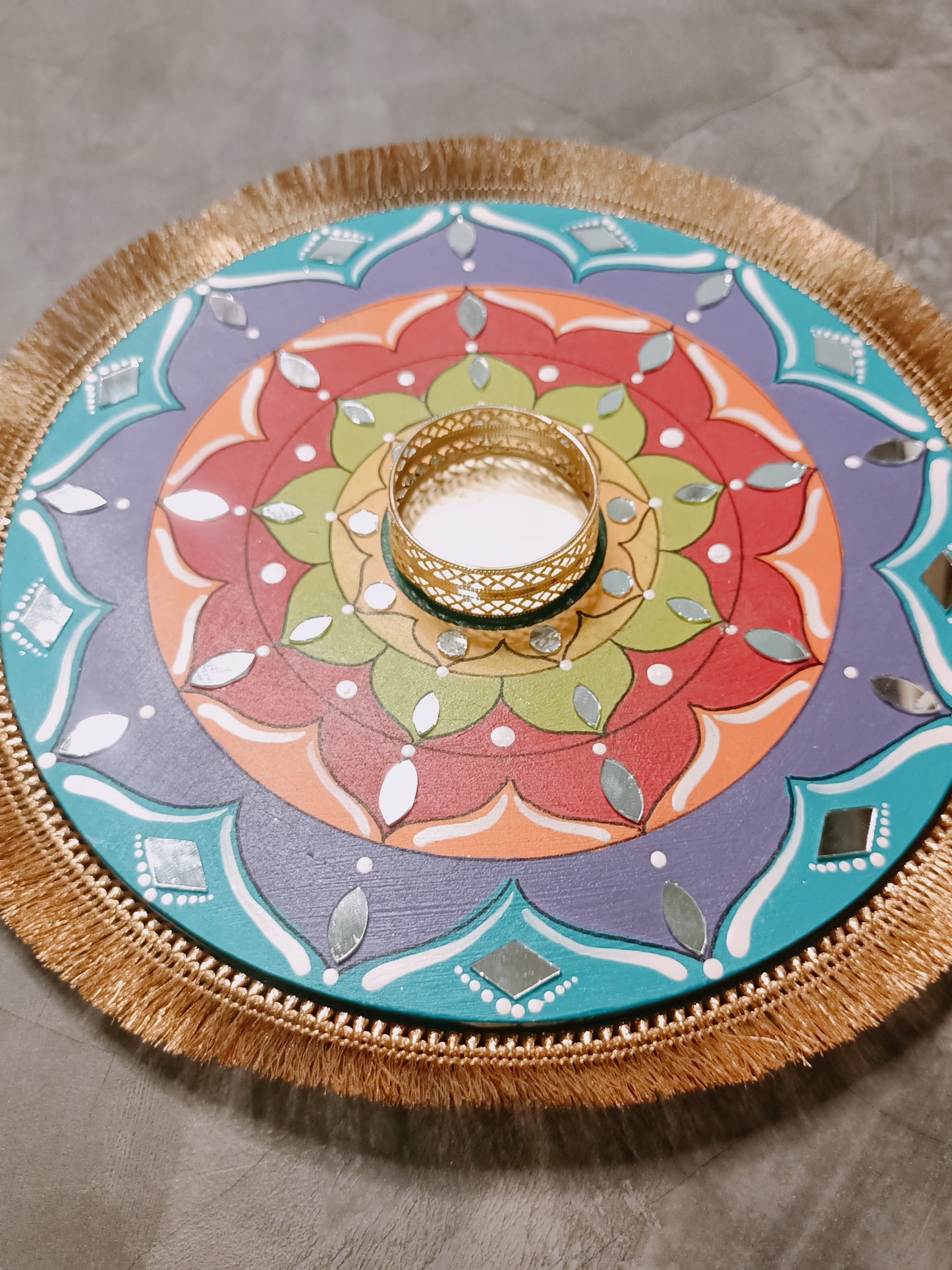 🌸 Hand-Painted Mandala Rangoli Plate – 6 Designs