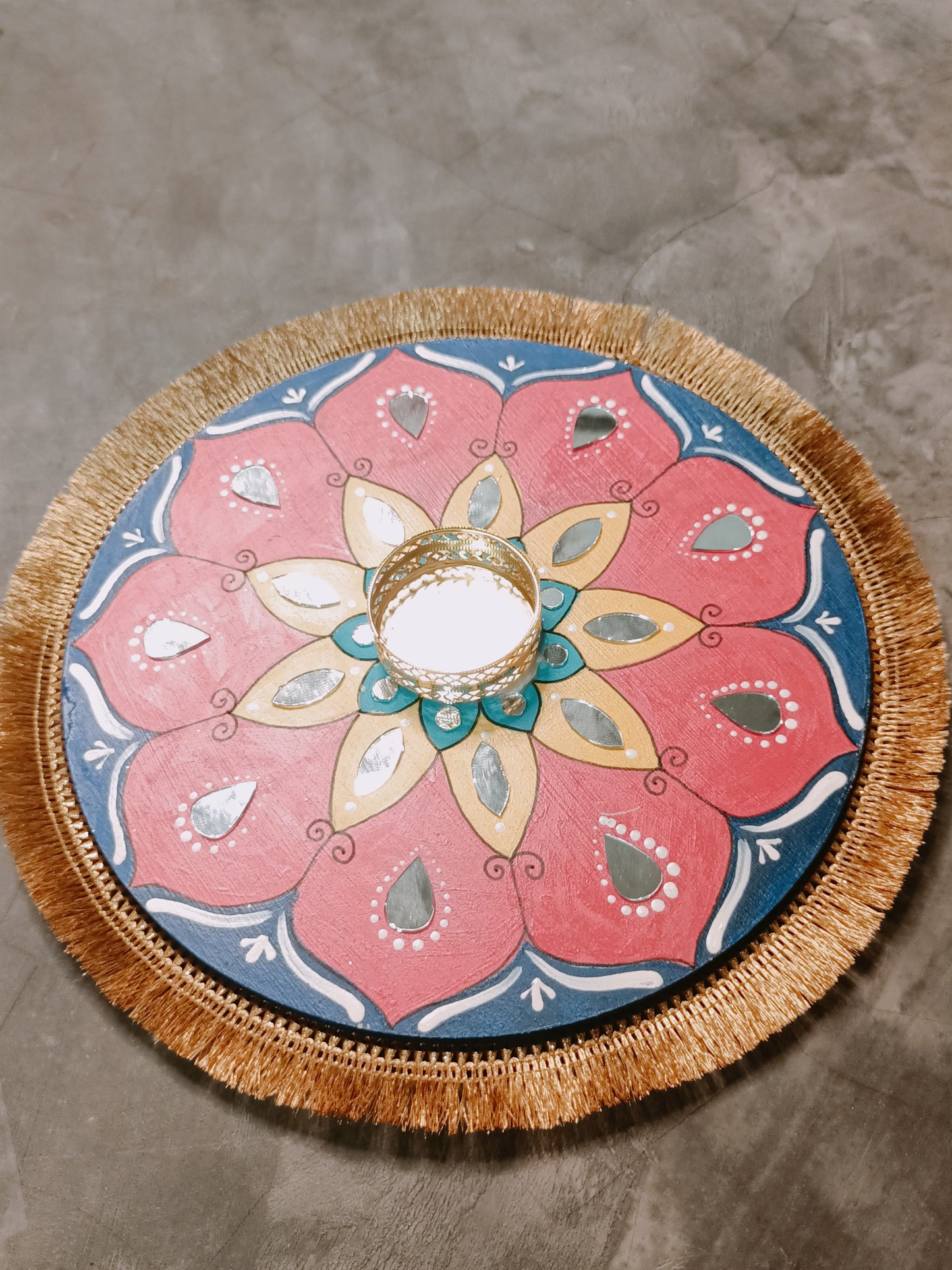 🌸 Hand-Painted Mandala Rangoli Plate – 6 Designs